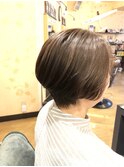 ショートボブ