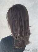 グレージュ×ミディアムレイヤー