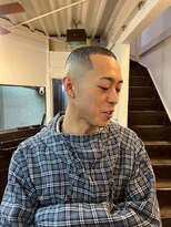ビーバイエイトジェンツ(Bee by EIGHT GENTS)&nbsp;MEN’S HAIR/サーフカール/刈り上げセンターパート/心斎橋