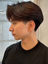 ニコトウキョウ 新宿(nico TOKYO)&nbsp;刈り上げセンターパートテーパーフェードカットニュアンスパーマ