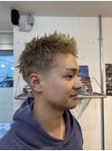 ブリーチカラーテーパーフェードスパイキーショート