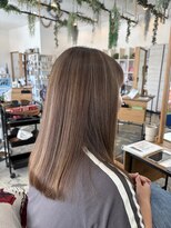 ボンドヘアステージ 良福寺店(BOND hair stage)&nbsp;結んでも映えるハイライト×モノトーングレージュで立体感カラー