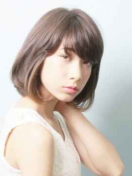 アンダートゥリー(_TREE) 大人ツヤボブ「メルティ×ヌケ感」