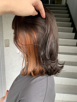 エミュー(emue) 切りっぱなし外ハネ　ワンポイント『イヤリングカラー』　木ノ下