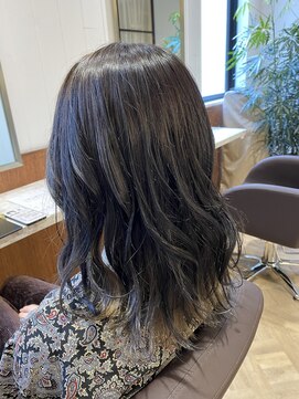 エイトサカエ 栄店(EIGHT sakae) ミディアムヘア×インナーベージュ