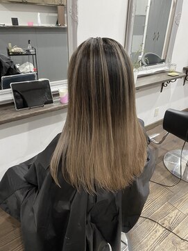 アンダーバーホワイト 広島 並木店(_WHITE) バレイヤージュ