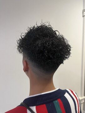 ソイルアヴェダ(Soil AVEDA) 刈り上げフェード風ツイストパーマ