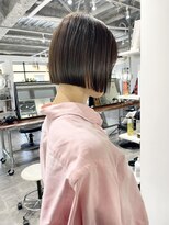 ホリー(HOLLY)&nbsp;ぱつっと切りっぱなしボブ