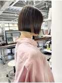 ぱつっと切りっぱなしボブ