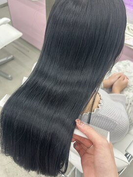 エヌアイ オモテサンドウ(ni omotesando) ☆冬に人気の透明感アッシュブラックカラー☆