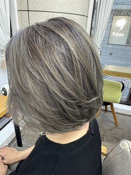 カシー(Casii) 白髪が目立たない大人なハイトーンカラー