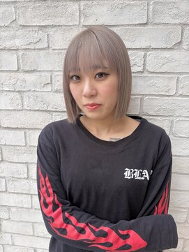 プリーク(preak) 淡色ミルクティーベージュ×コンパクト切りっぱなしボブ