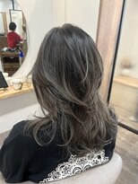 シア 綾瀬店(SHEER)&nbsp;ハイライトで作るアッシュグレーのグラデーションカラー