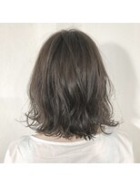 アンフィドットドゥルドゥ(AnFye.dueldo)&nbsp;【AnFye.dueldo 】グレーベージュ  ×  外ハネボブ