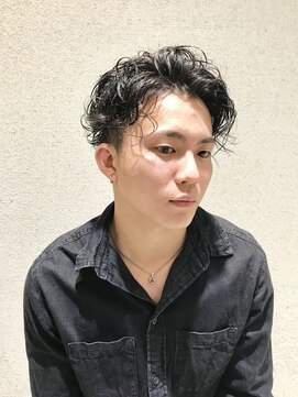 ラドンナアデッソ(LA.DONNA ADDESSO) 大人セクシー黒髪パーマ