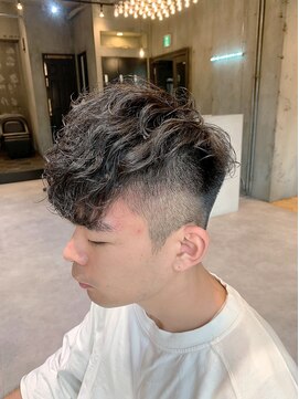 ラグシス ザ バックルーム(LUXIS THE BACK ROOM) フェード×スパイラルパーマ