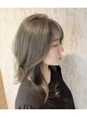 ベージュ系カラー