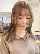 イデア(idea) 【顔まわりレイヤー×ハイトーンベージュ】ヘアスナップ・山下