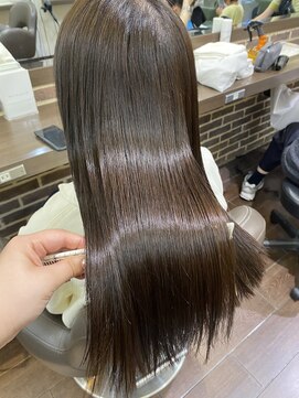 ヘアーアンドメイク ビス(HAIR&MAKE bis) 艶髪♪髪質改善トリートメント【中西思実】