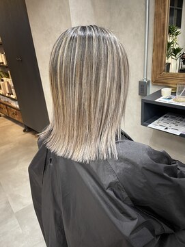 サニー 渋谷(SUNNY) バレイヤージュ、ハイライト、レイヤーロング、グレーベージュ