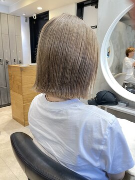 フランチェスカドットボブ(francesca.bob) ミルクティーベージュ×切りっぱなしボブ【渡辺俊弥】梅田