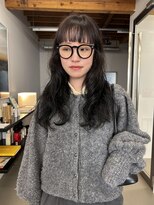 イシュー(issue) ロングのグレージュカラー