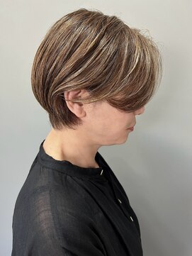 ジエクトアイロ 江坂駅前 似合わせショート/フェザーショート/細めハイライト