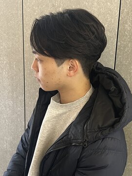 ニアウ 太田店(Niau) メンズナチュラルセンターパートフェザーパーマフェザーショート