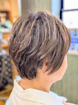 ジョカーレ(giocare) ひし形シルエットで、後ろ姿もキレイに