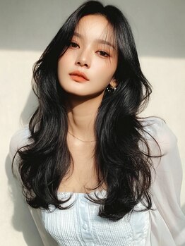 《HOT PEPPER Beauty AWARD 2023・2025 BEST SALON 注目サロン選出》大人女性に似合う抜け感パーマが人気♪