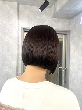 イデアル(Ideal) ボブ/ミニボブ/切りっぱなしボブ/外ハネ/外ハネボブ/前下がり