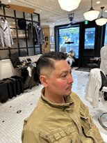 ルドローブラントオオサカ(LUDLOW BLUNT Osaka) 【LUDLOW BLUNT】フェードカット バーバーヘア サイドパート