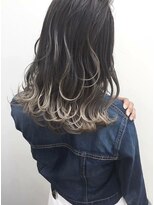 トルネード(TORNADO)&nbsp;外国人風ロブ ハイライトバレイヤージュ グレージュ　白髪ぼかし