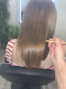 アールサロン アオヤマ(Rr SALON AOYAMA) プラチナミネコラ
