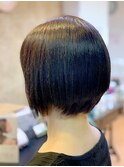 暗髪★スタイリング簡単♪小顔見せ☆丸みショート