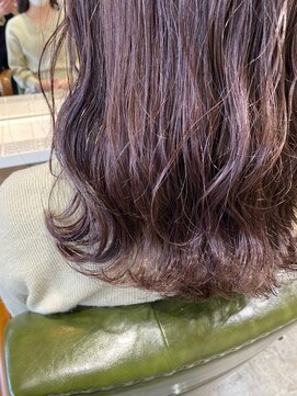 テイラー(Taylor) ［Taylor］☆ ラベンダーグレージュ×ゆるふわミディ