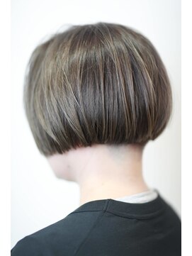 ノンスタイルノンコンセプト 美容室(Nostyle‐Noconcept) 極細ハイライトのソフトモード系ボックスボブ