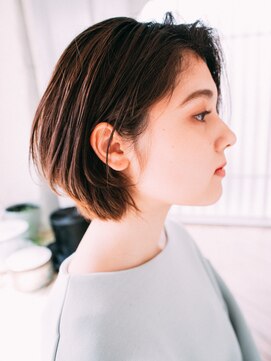 アデリタ(Adelita) 前髪なし大人ひし形ボブ