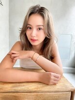 ロイジー(roijir) 表参道 roijir 根元空け ×ハイトーンベージュ