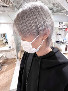 イリス(ILiss) シルバーヘアーシルバーカラーホワイトシルバーウルフヘアー