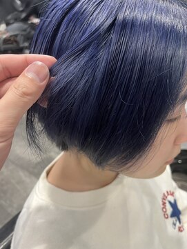 アローズ 荒尾店(arose) くびれショートボブルーツブルーサファイアブルーブラック透明感