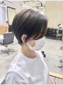大人美人　前髪長めショート