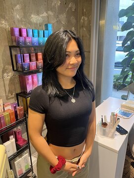 ゼストカロン(ZEST Kalon) 暗髪とレイヤー前髪