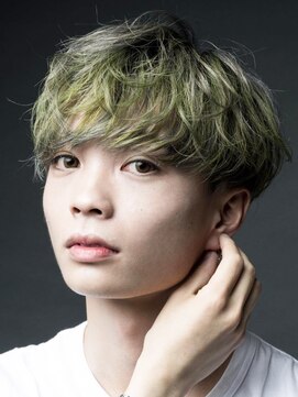 オーシャントーキョー ホワイト 原宿(OCEAN TOKYO WHITE) メンズナチュラルショートマッシュ ダブルカラーブリーチカラー