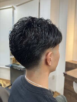 ちゃっかり 低めスキンフェードスタイル