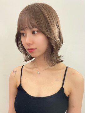 サンク 原宿 表参道(cinq) 丸みショートボブヘアダブルカラーケアブリーチカラーハイトーン