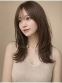 大人似合わせハッシュカットグレージュカラーツヤ髪スタイル