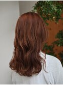 白髪もぼかせるオレンジ系カラーのロング