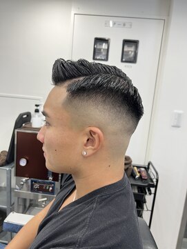クロムトウキョウ ザ バーバー ネオン 新宿店(CHROM TOKYO the Barber ne/on) 新宿フェードバーバースタイル