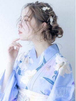 アールプラスヘアサロン(ar+ hair salon)の写真/【巻き下ろし¥2200/ヘアセット¥3300】新宿駅から徒歩4分と好アクセス◎アナタの特別な日を華やかに演出♪